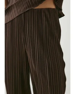 Rowan Plisse Pull On Pant
