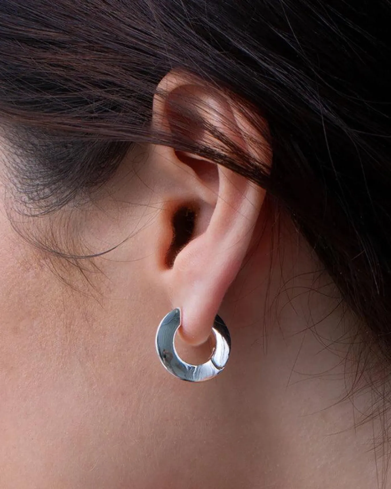 Toni Small Hinged Siliver Hoops